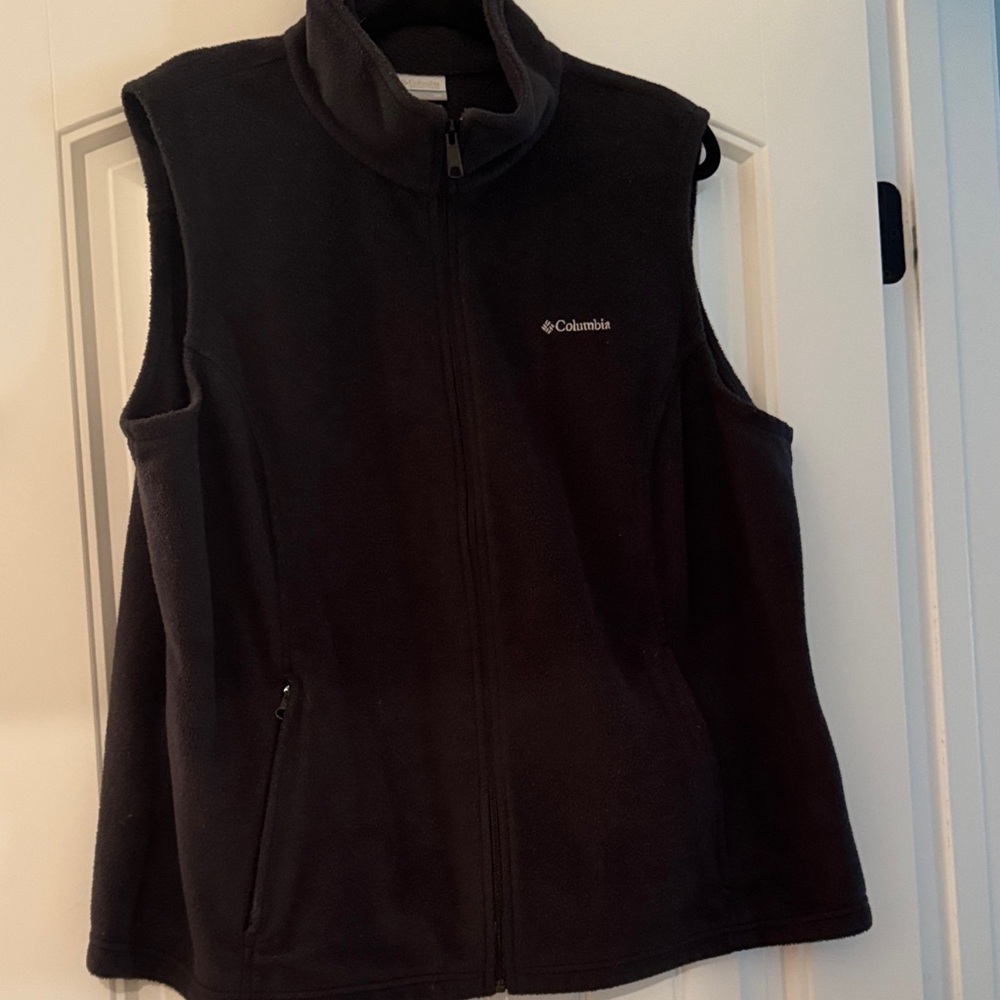 Columbia Black Fleece Vest